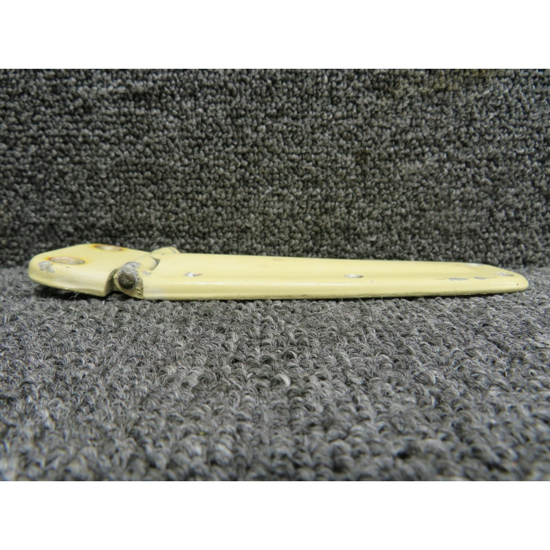 0413426-4 (Use: 0413426-17) Cessna 150L Upper Cabin Door Hinge Assembly RH