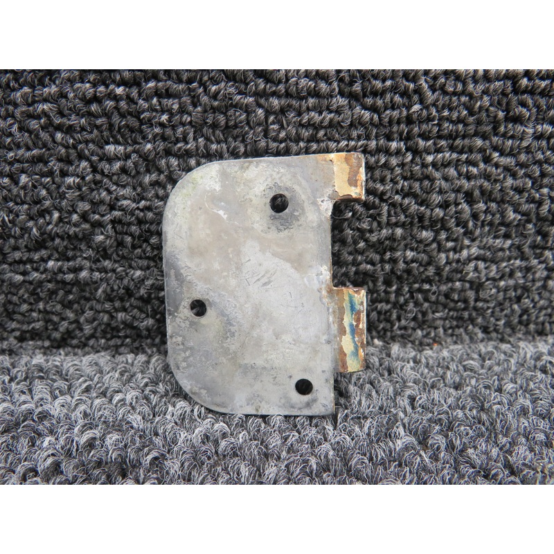 0511280-4 Cessna 172 Cabin Door Lower Hinge Half Forward RH