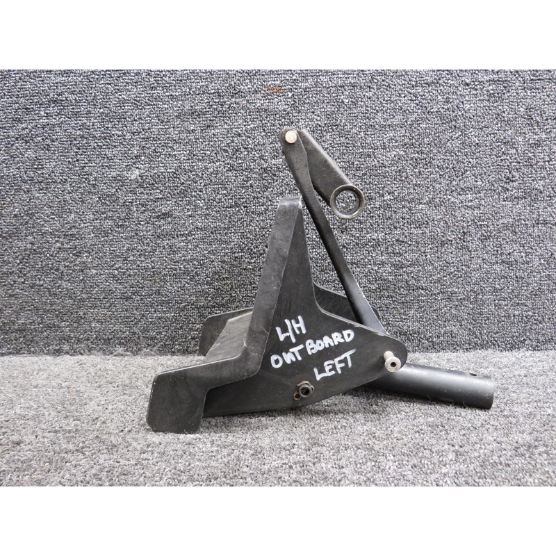 0413578-1 Cessna 172P Rudder Brake Pedal Co Pilot LH with Link & Bellcrank