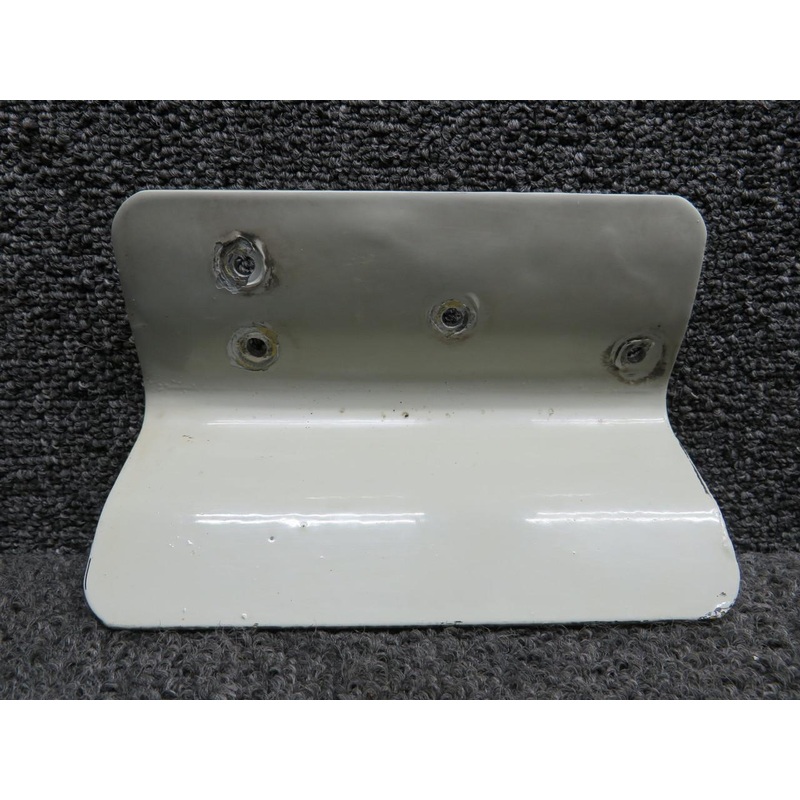 0513395-2 (Use: 0713194-2) Cessna 172D Refueling Step RH