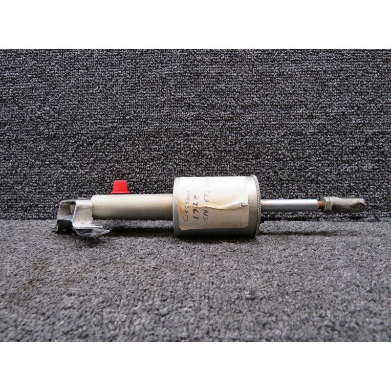 0541138-22 Cessna 172E Master Brake Cylinder Assembly