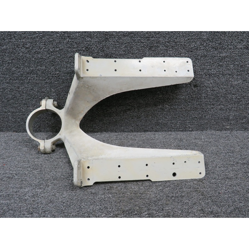 0543016-1 Cessna 172G Lower Nose Gear Fitting with Cap