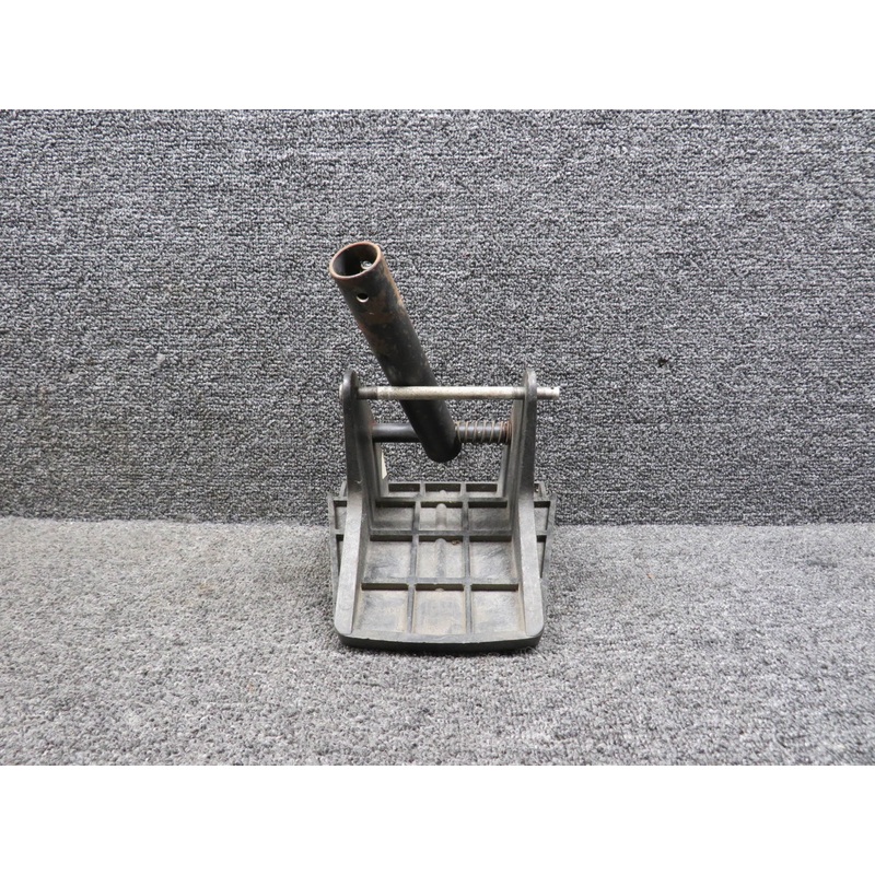 0413578-1, 0411307, 0411307 Cessna 152 Rudder Pedal Assembly w Arm RH (Rusted)