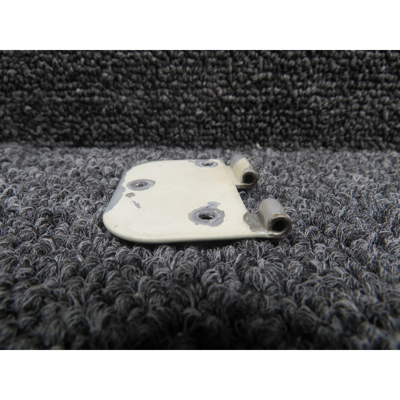 0511239-2 Cessna 172M Cabin Door Lower Hinge Half Forward RH