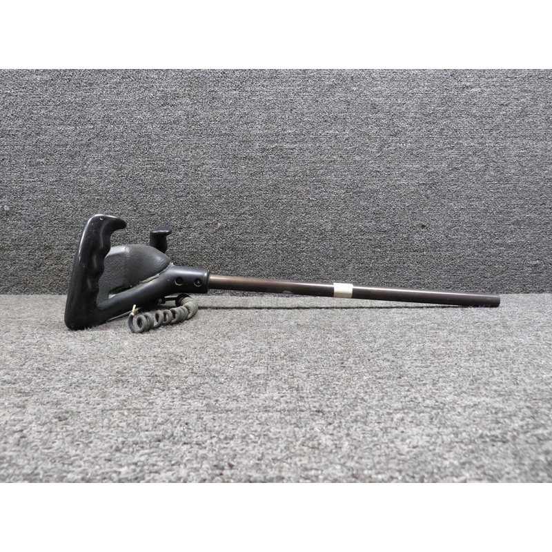 0513261-17 Cessna 152 Control Wheel Assembly (L: 15, Dia: .75)