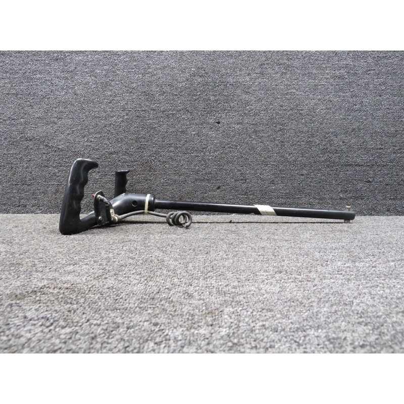 0513261-18 Cessna 152 Control Wheel w Mic Switch Minus Pad (L: 15, DIA: .75)
