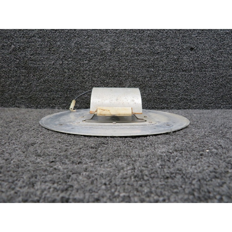 0521101-2, 0521101-6 Cessna 172N Courtesy Light Assembly (Surface Corrosion)