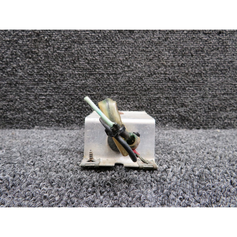 0700616-1 Cessna 182J Courtesy Light Shield Assembly with Socket and Lamp