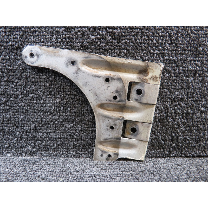 0411602-1 Cessna 150F Upper Cabin Door Hinge LH