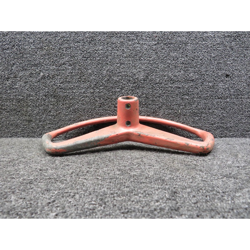 0513136-4 (Use: 0513166-1) Cessna 175 Control Wheel (Chipped Paint)