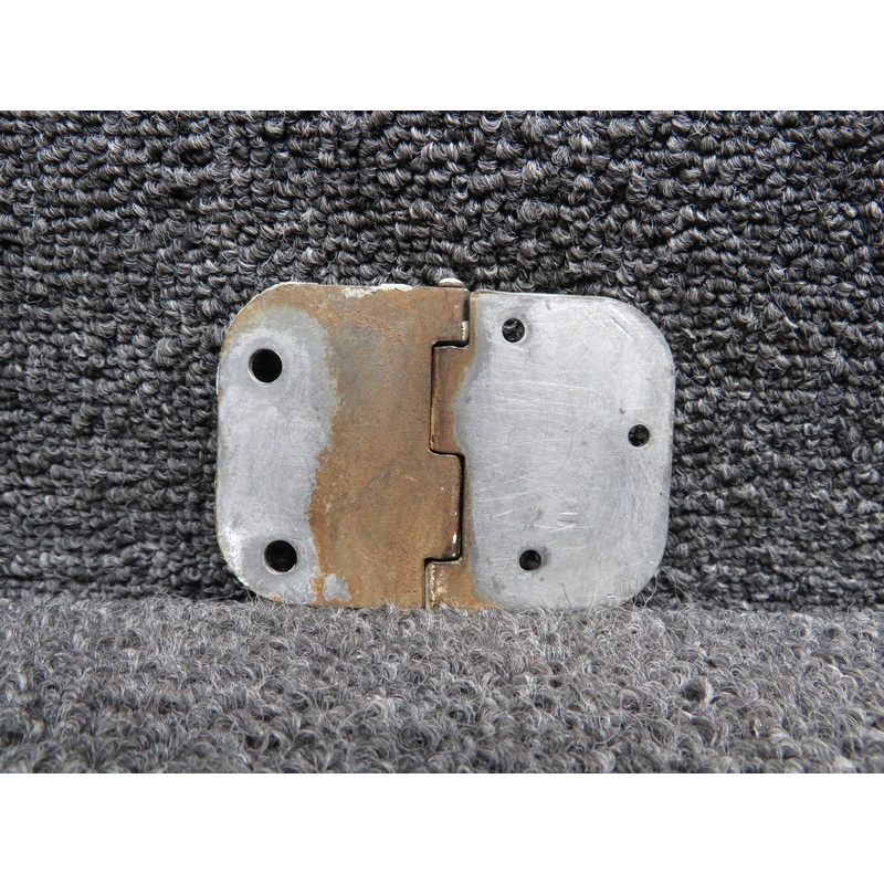 0511280-4 Cessna 172D Cabin Door Lower Hinge RH