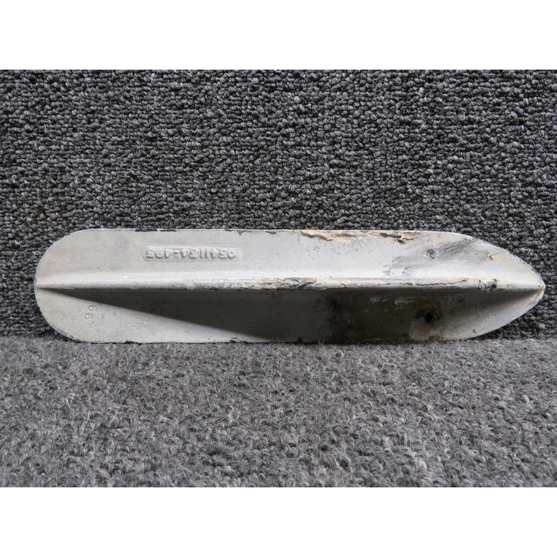 0541154-1 (Cast: 0541154-495) Cessna 172D Main Gear Step LH, RH