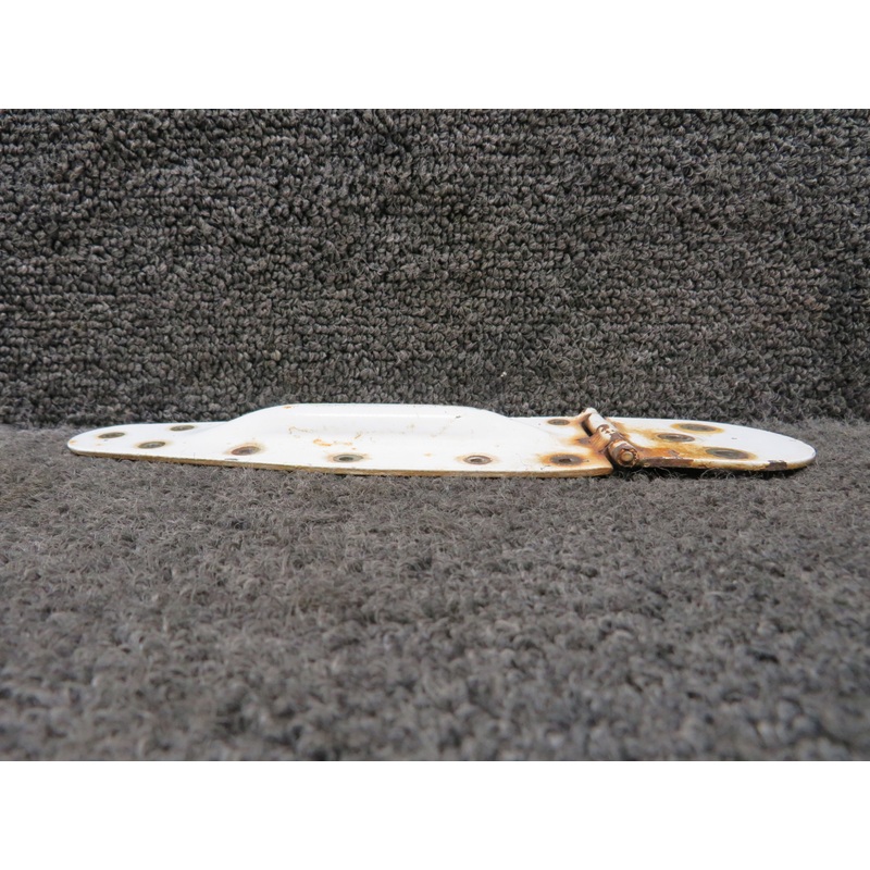 0517019-2 Cessna 172N Lower Cabin Door Hinge Assembly RH (Rust)