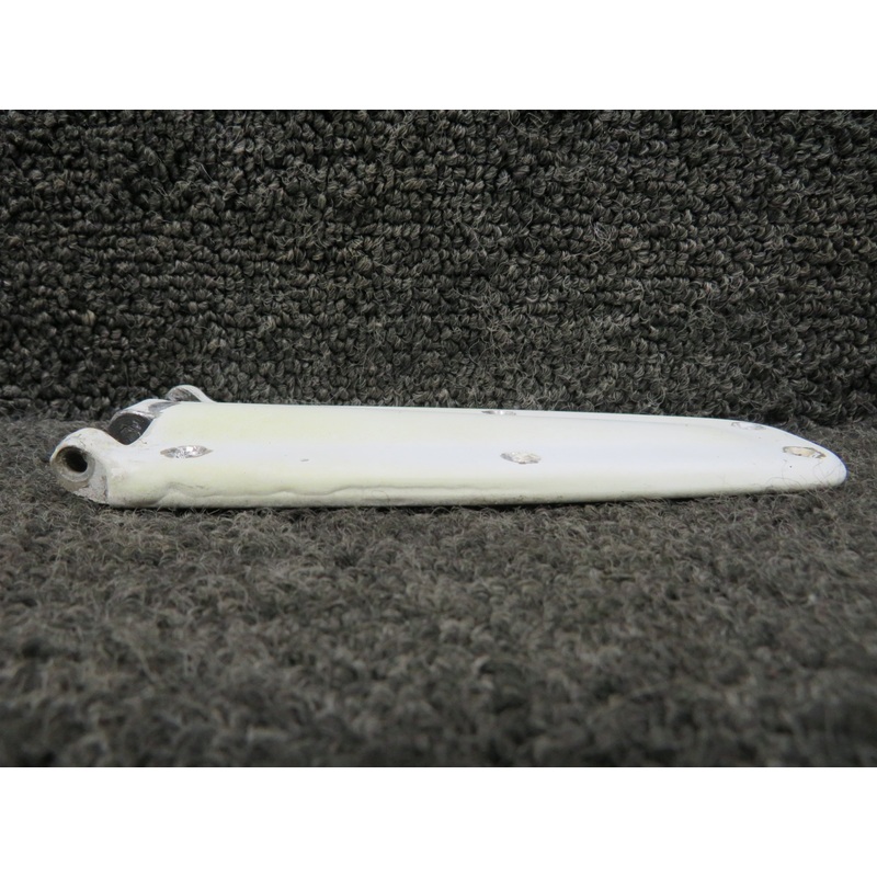 0413426-22 (Use: 0413426-23) Cessna Upper Cabin Door Hinge RH