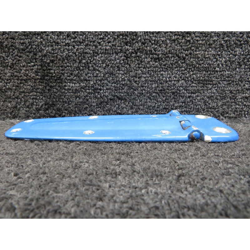 0413426-4 (Use: 0413426-17) Cessna 150G Upper Cabin Door Hinge Assembly RH