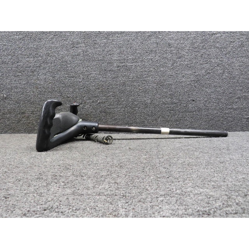 0513261-17 Cessna 152 Control Wheel Assembly Minus Placard (L: 15, Dia: .75)