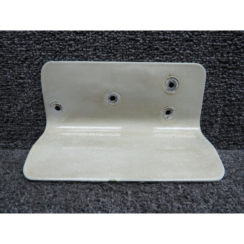0513395-1 (Use: 0713194-1) Cessna 172D Refueling Step LH