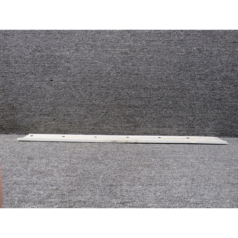 0520016-2 Cessna 172N Lower Wing Fairing RH