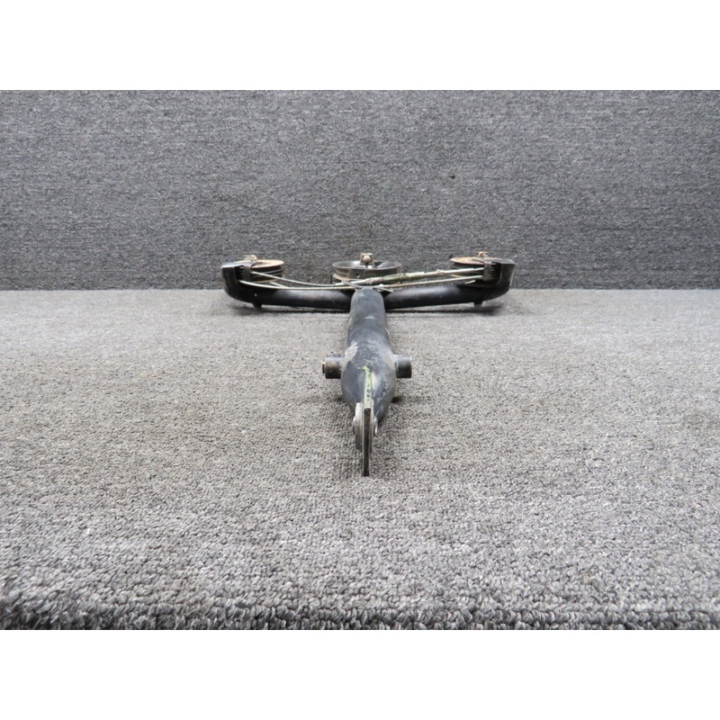 0560006-6 Cessna 172M Control Yoke Assembly Minus Sprockets (Length: 19.25)