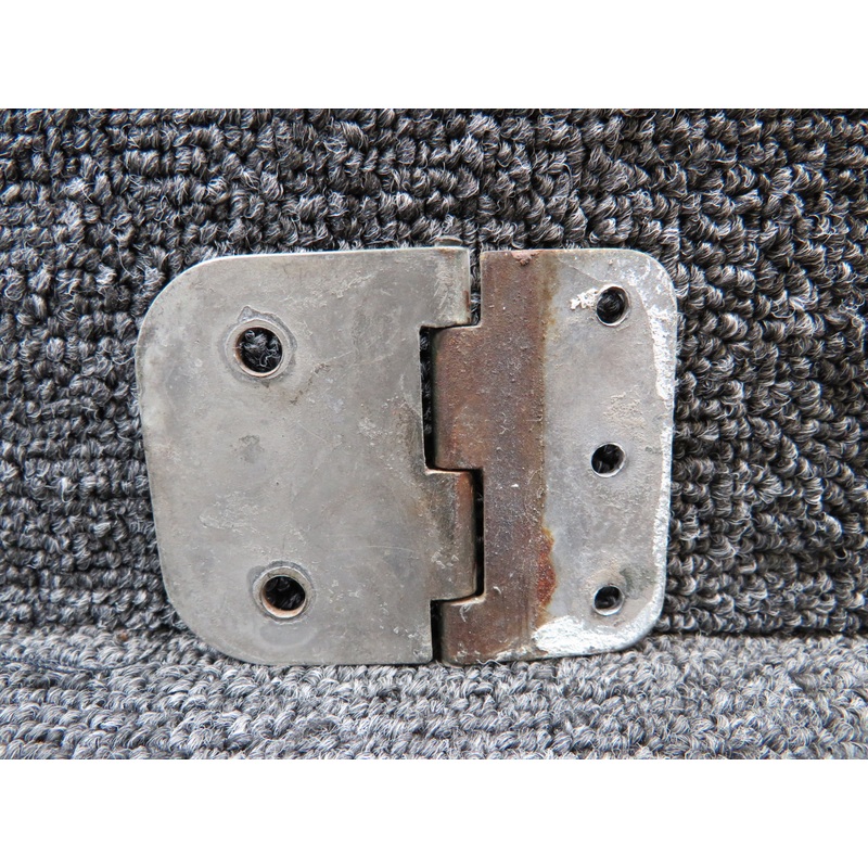 0411579-9 Cessna 150B Middle Cabin Door Hinge LH or RH (Slight Rust)