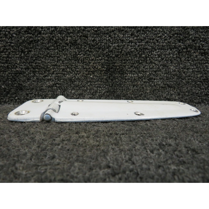 0413426-3 (Use: 0413426-18) Cessna 150G Lower Cabin Door Hinge Assembly RH