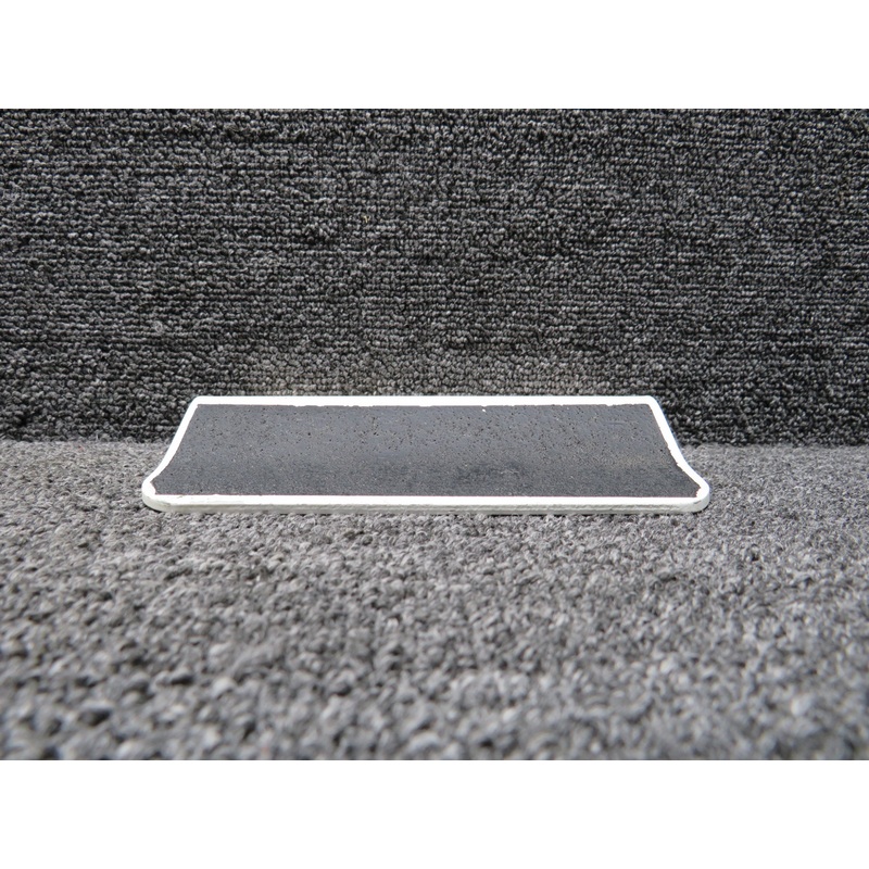 0413399-2 Cessna 152 Refueling Step RH