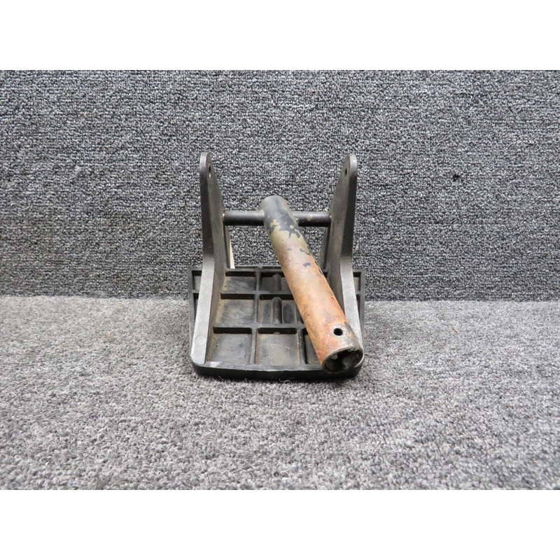 0413578-1, 0411307 Cessna 152 Rudder Pedal Assembly with Arm LH (Rusted)