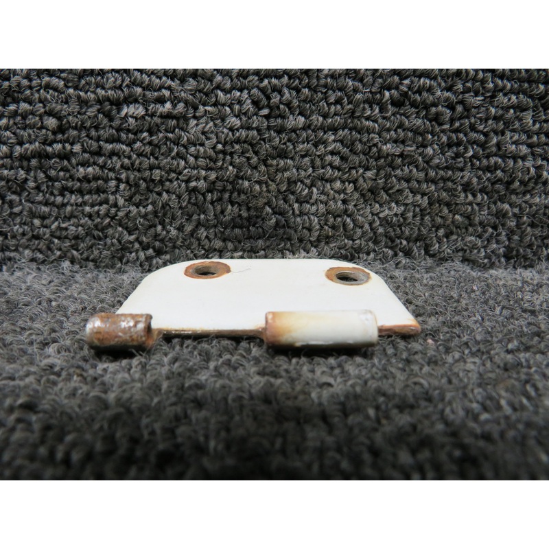 0511280-4 Cessna 172I Cabin Door Lower Hinge Half Forward RH
