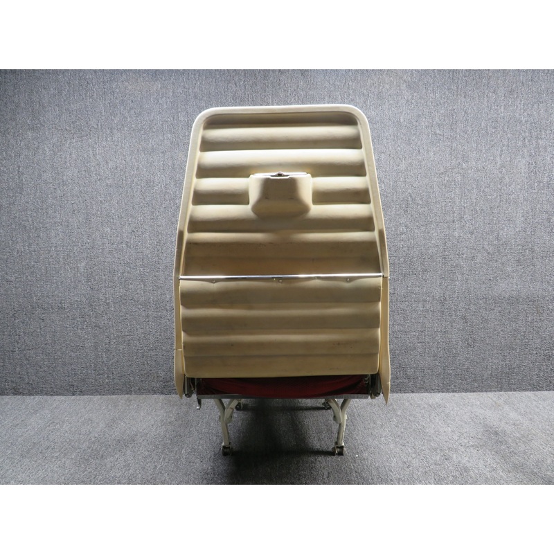 0500210-20 Cessna 172D Co-Pilot, Pilot Seat Assembly (Rails: 11)