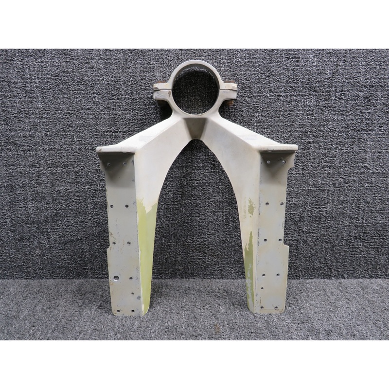 0543016-1 Cessna 172D Lower Nose Gear Fitting with Cap