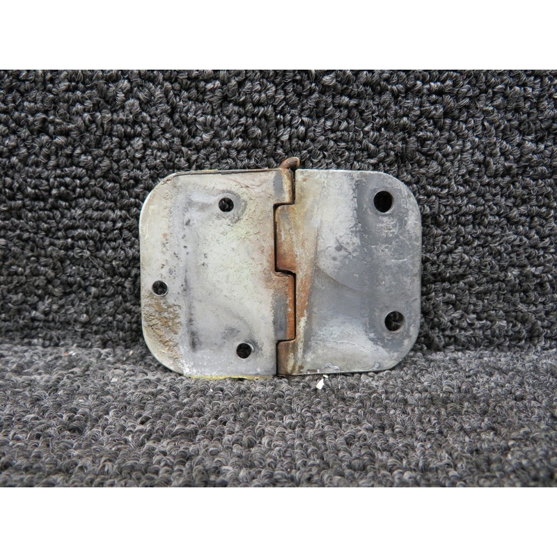0511280-4 Cessna 172L Lower Cabin Door Hinge Assembly RH (Rusted)