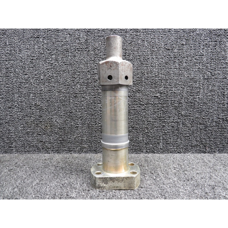 0541124 Cessna 172D Main Landing Gear Axle Assembly with Fairing Nut