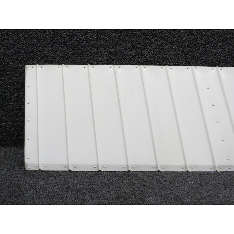 0523800-17 (Use: 0523800-24) Cessna 182M Aileron Assembly RH (Some Corrosion)