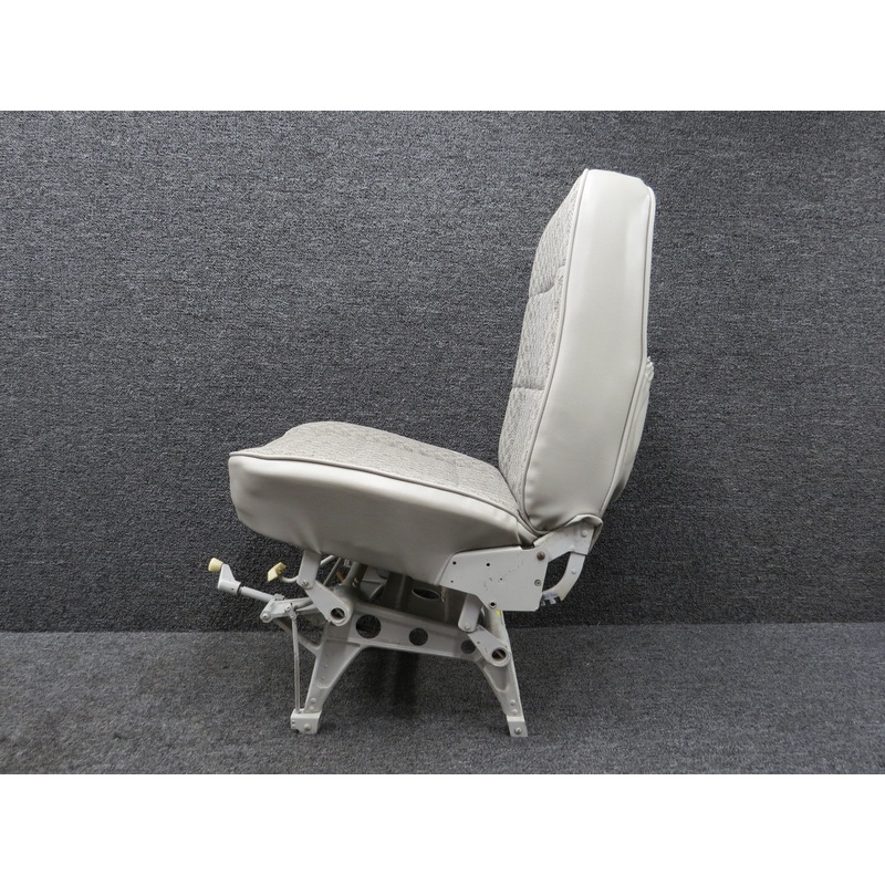 0700630-4 Cessna 205 Vertically Adjustable Co-Pilot Seat Assy (Rail Width: 11)