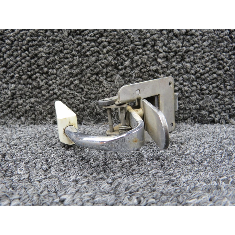 S1359-3 (Alt: H431-1) Cessna 205 Baggage Door Latch Assembly