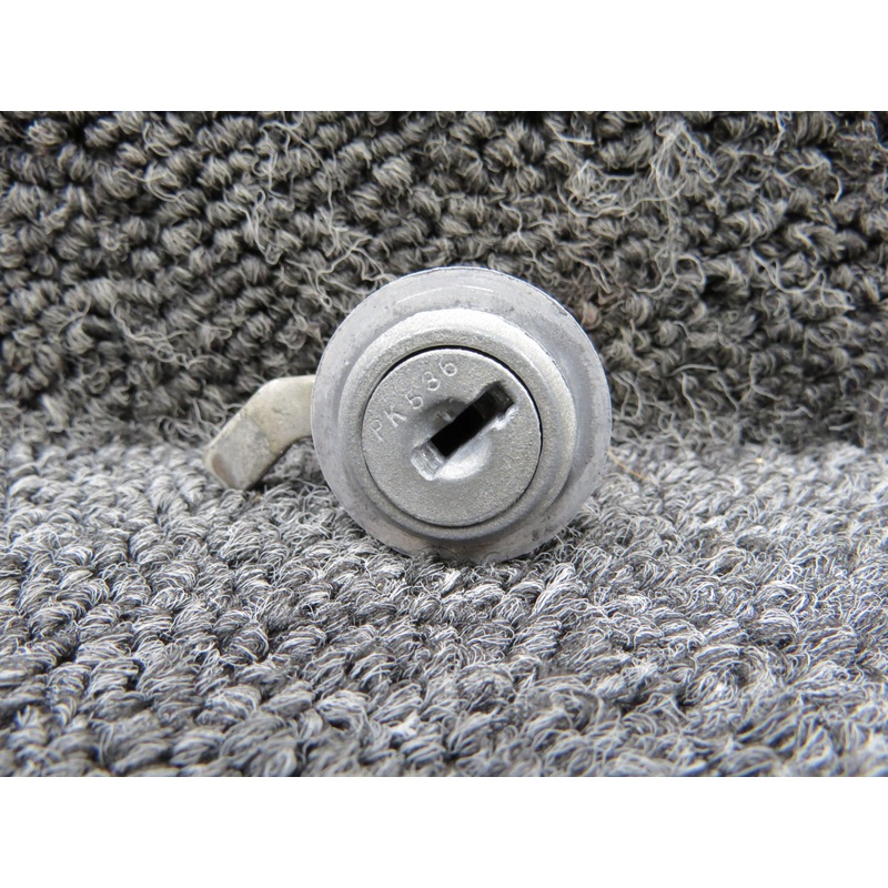 0413323-5 Cessna 205 Cabin Door Lock Assembly with Key