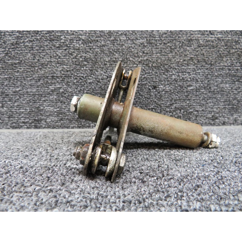 0523223-1 (Use: 0422430-2) Cessna 210A Aileron Bellcrank Assembly RH