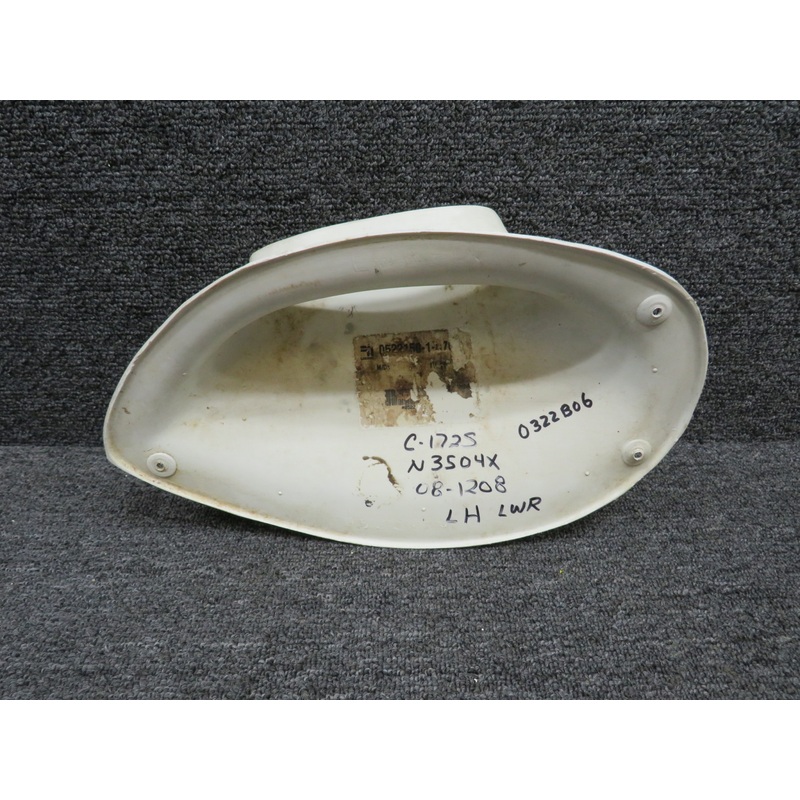 0522150-1 (Use: 0522150-1-D70) Cessna 172S Lower Strut Fairing LH