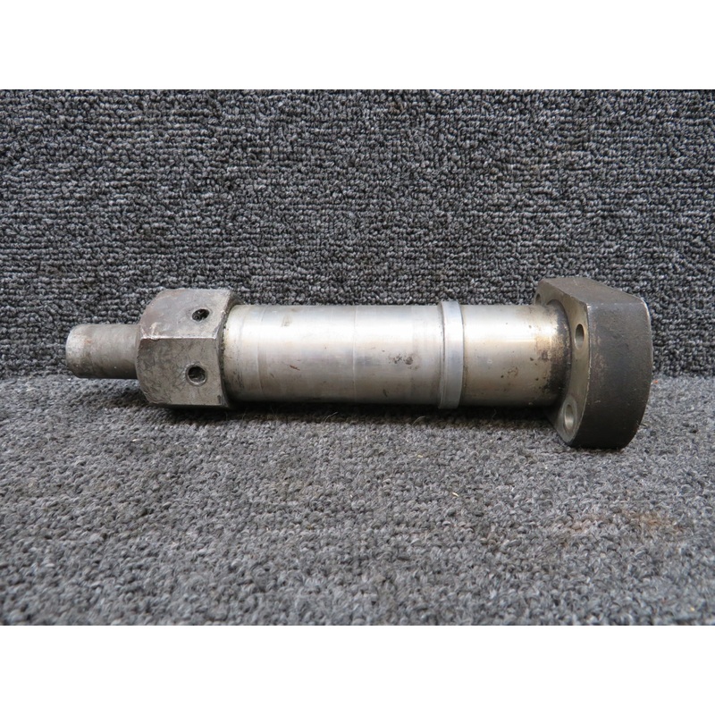 0541124 Cessna 172G Main Landing Gear Axle Assembly with Fairing Nut (Aluminum)