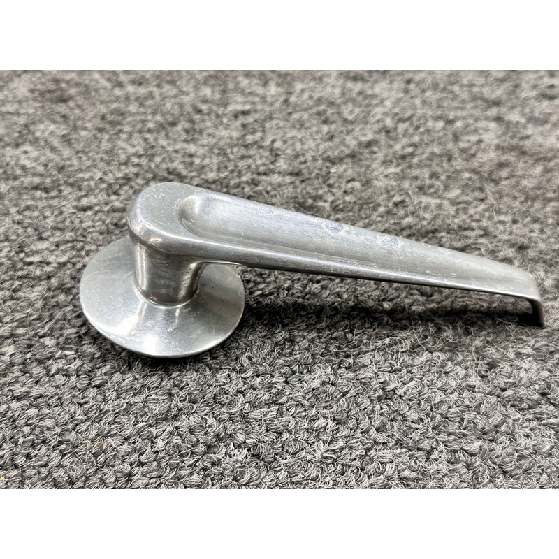 0711027-1 (Use: 0711861-1) Cessna 182C Inside Cabin Door Handle LH or RH