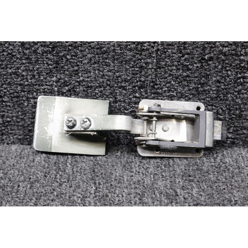 S1359-7 (Use: S1359-8) Cessna 177B Baggage Door Latch Assembly