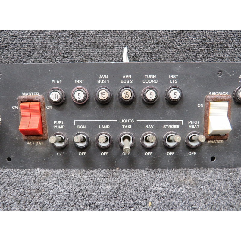 0518003-4 Cessna 172R Circuit Breaker Panel Assembly (Broken Switch)