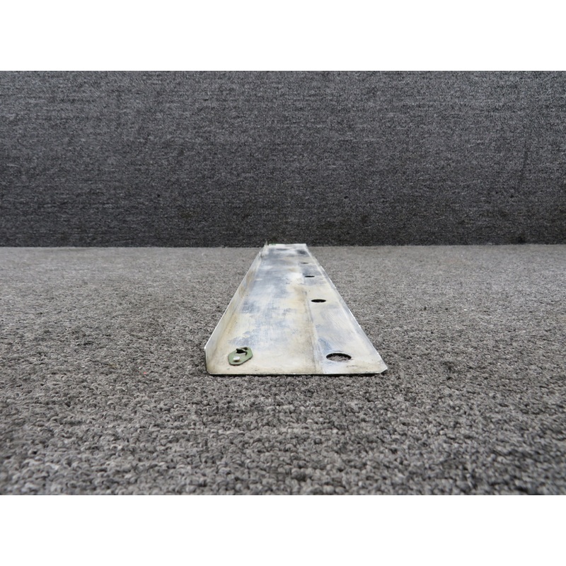 0520016-1 Cessna 172RG Lower Wing Fairing LH (Worn Holes) (Cracked)