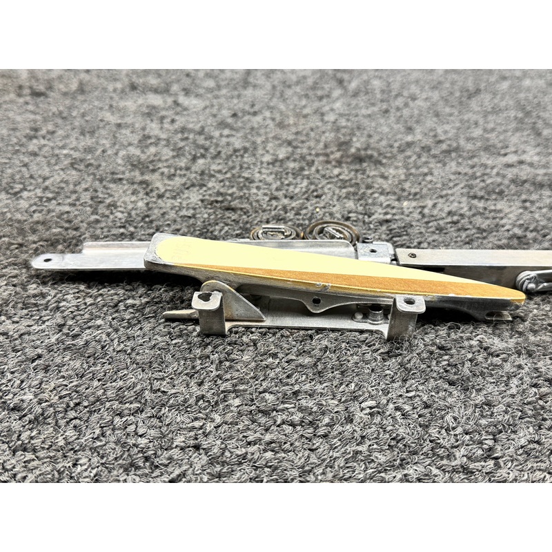 0711020-7 (Use: 0711020-11) Cessna 182C Cabin Door Latch Assembly LH