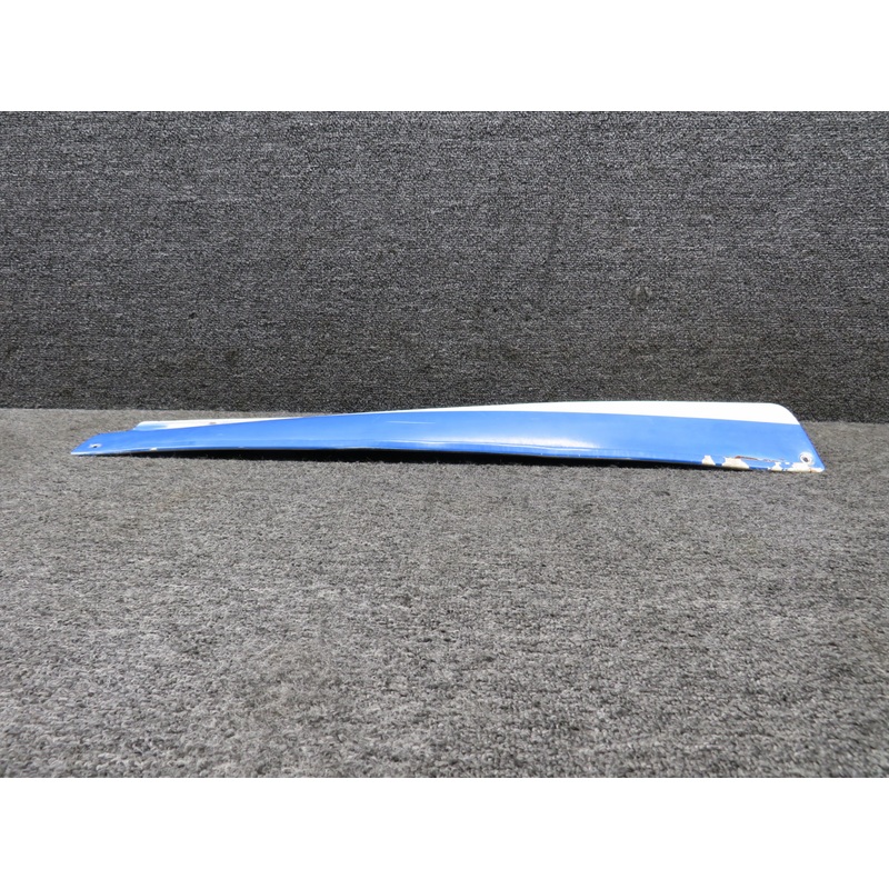 0530010-6 Cessna 172RG Stabilizer Fairing Assembly RH (Striped) (Scuffed Paint)