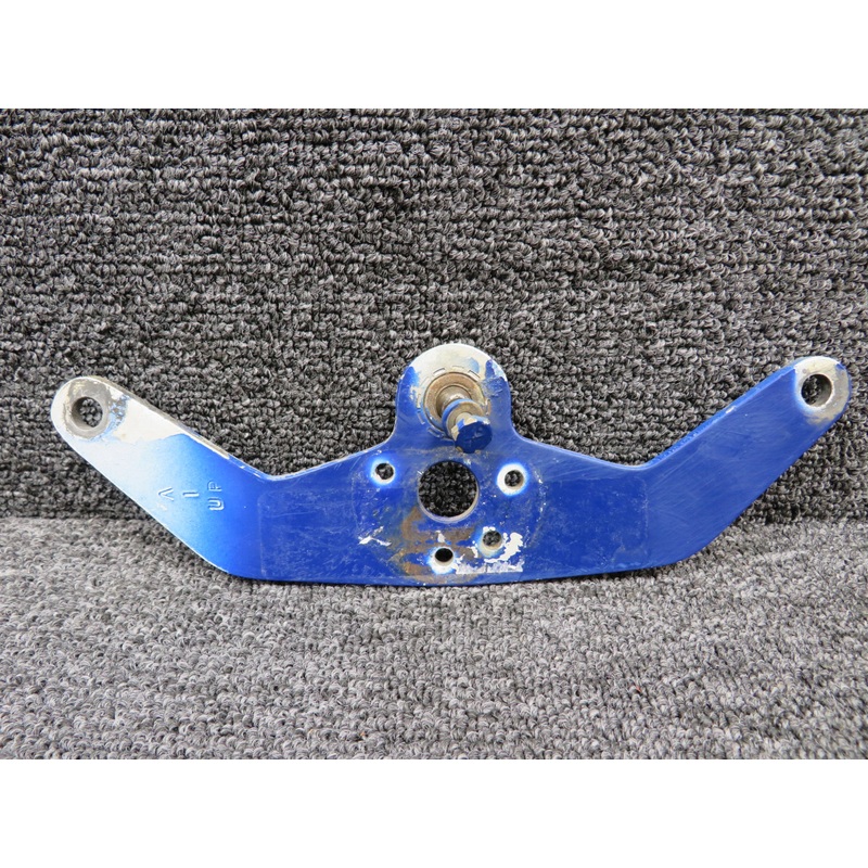 0432166-5 Cessna 150L Elevator Bellcrank Assembly (Minor Rust)