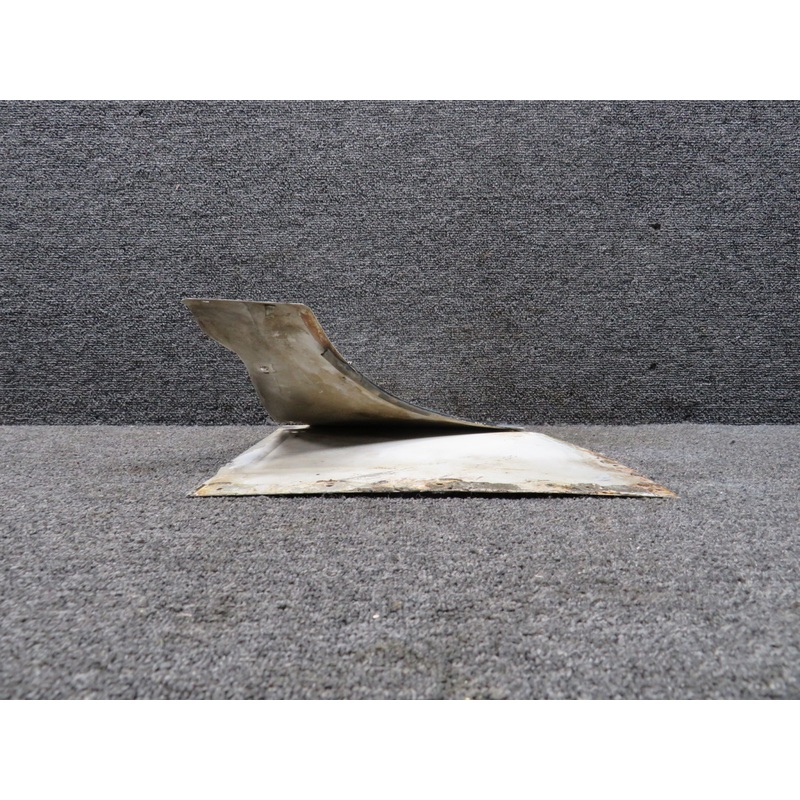 0412032-2 Cessna Wing to Fuselage Fairing Assembly RH (Worn Paint)