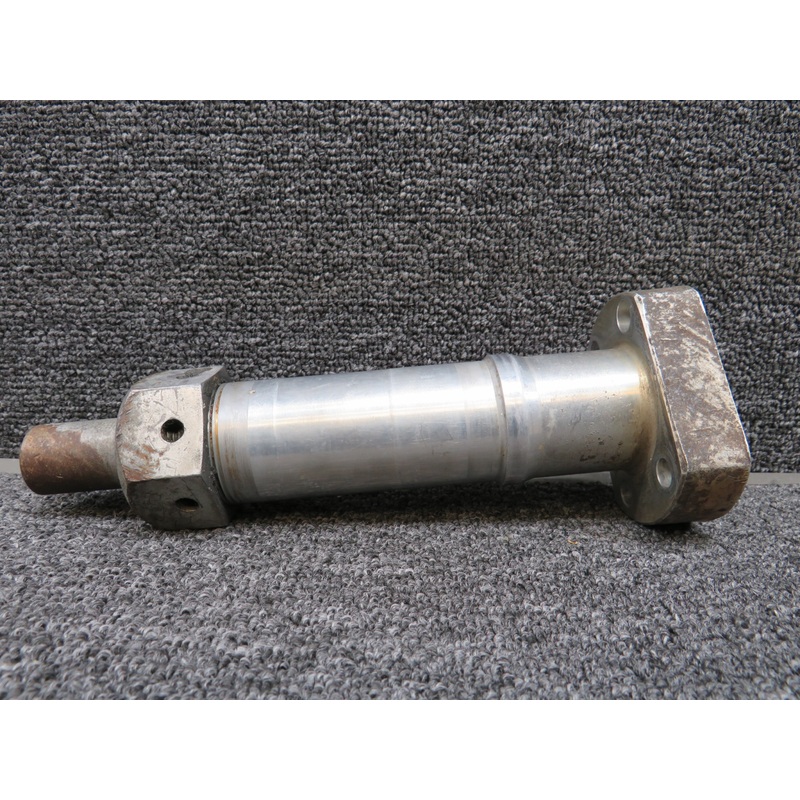 0541124 Cessna 172I Main Landing Gear Axle Assembly with Fairing Nut