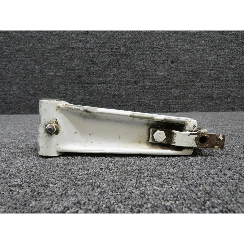 0543035-7 Cessna 210E Lower Torque Link (Damaged Edge, Missing Zerk)