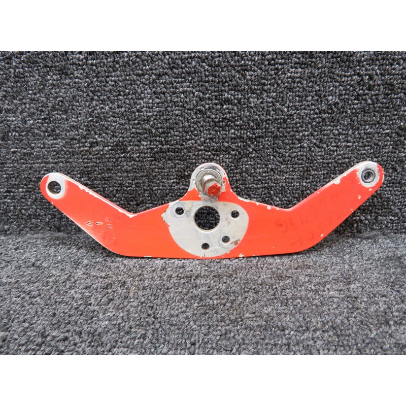 0432166-3 (Weu: 0432166-5) Cessna 150L Elevator Bellcrank